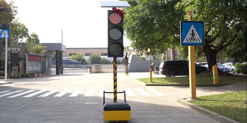 You are currently viewing Traffic Light FAQ: Understanding the Basics